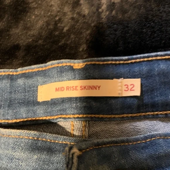 #492 “Levi’s” Embroidered Blue Jeans - Picture 5 of 13